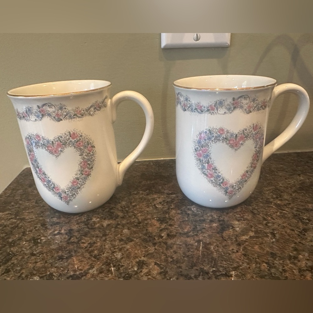 Otagiri Ceramic Heart Floral Mugs - Set of 2